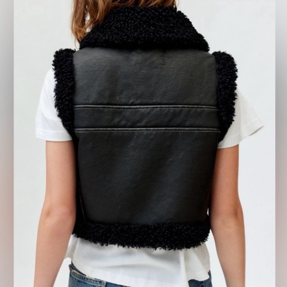 🟠NWT BDG Donald Faux Leather Moto Vest in Black SMALL - Picture 7 of 7